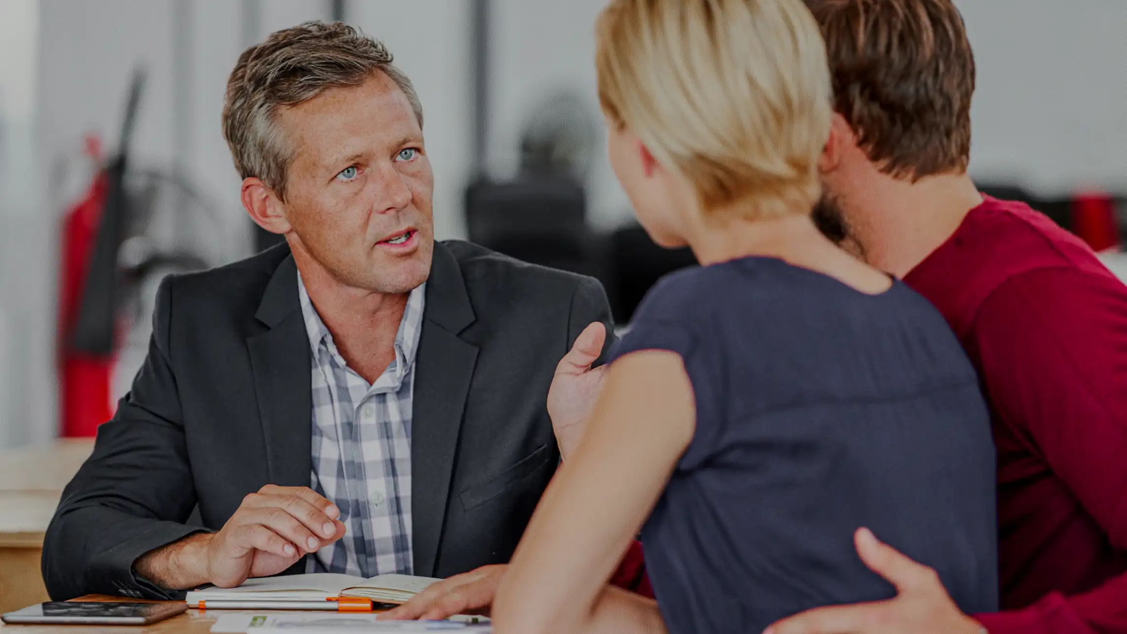 Bail agent assisting family with bail bonds